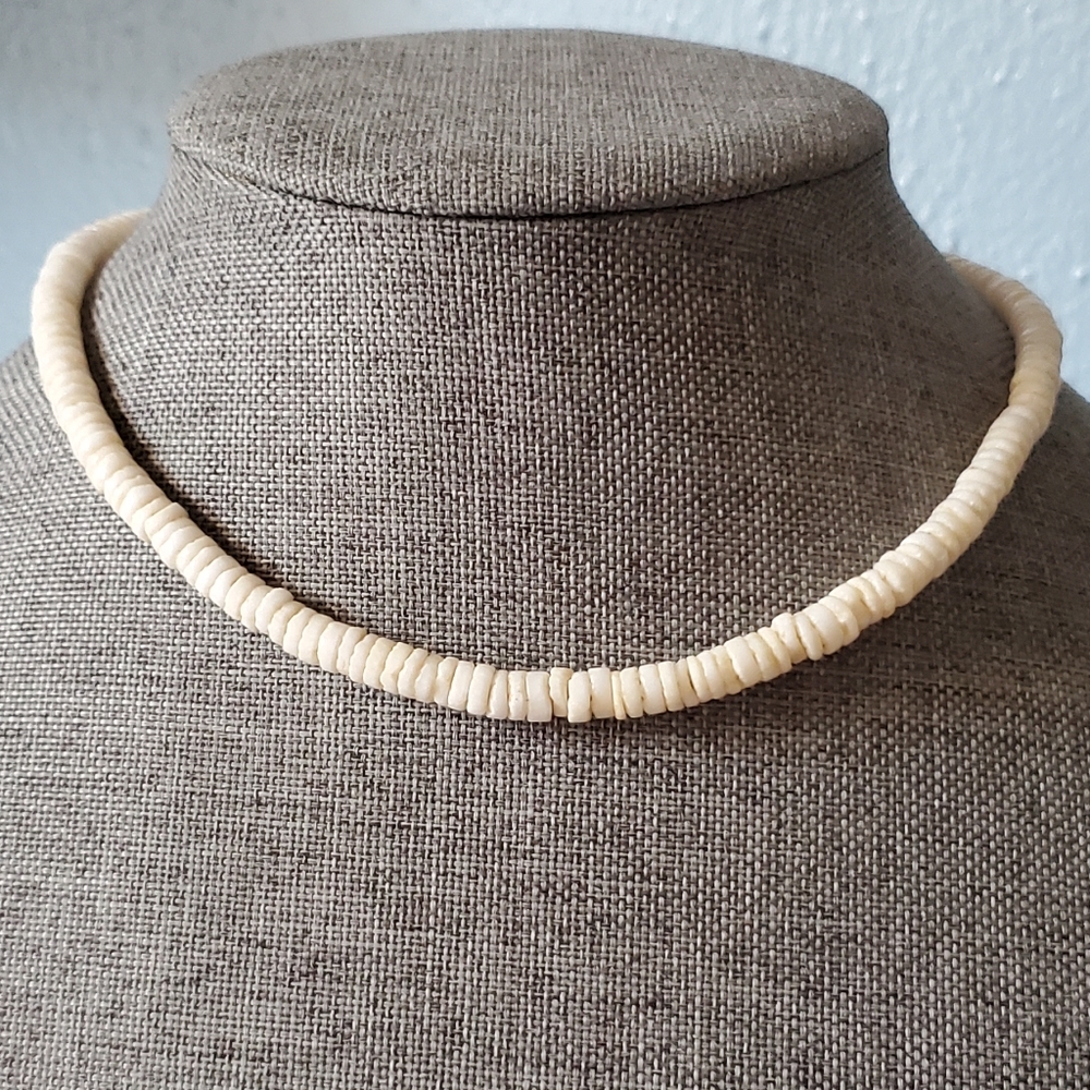 Vintage white heishi shell surfer boho necklace MCM puka